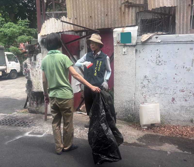 尤天厚秘書長提醒市民朋友每週務必做好「巡、倒、清、刷」